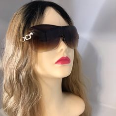 Rimless Rectangle Sunglasses With Chain Temples, Tinted Lenses, And Nose Pads. All Items Are Packaged Carefully! Smoke-Free / Odor-Free / Climate-Controlled Environment!! *** Fast Shipping *** Bundle To Save! 0185 Elegant Glass Shield Sunglasses For Summer, Elegant Rimless Shield Sunglasses For Summer, Elegant Gold Shield Sunglasses For Summer, Elegant Rectangular Shield Sunglasses With Uva Protection, Elegant Rimless Shield Sunglasses With Glass, Elegant Rimless Shield Sunglasses In Glass, Brown Glass Shield Sunglasses For Summer, Formal Brown Rimless Sunglasses, Sunglasses With Chain