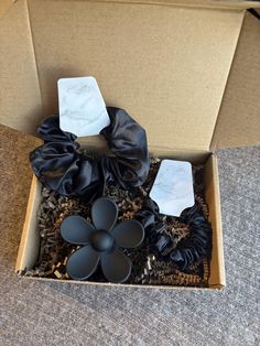 Cute Flower Claw Clip Gift Box Set 💕 🌻Set of 1 claw clip and 2 satin scrunchies  🌻1 medium scrunchie and 1 small scrunchie 🌻1 black flower claw clip 🌻Perfect for all hair types  🌻Elegant 🌻Gifts for friends and family  🌻Gifts for bridesmaids 🌻Gifts for teens and girls  Add this hair accessory to your everyday stylish look! Treat yourself with self love and gift this to yourself or to your loved  clip is approximately 2.75 in Scrunchies are satin *Colors may appear different in real life compared to on-screen due to variations in monitor settings, lighting and color calibration, affecting the perceived hues of the product. satin scrunchie gifts, scrunchies for girls Black Jewelry Gift Set With Matching Earrings, Elegant Black Hair Accessories For Gift, Elegant Black Clip-on Earrings For Gift, Black Jewelry With Gift Box For Occasions, Scrunchies Black, Hair Accessories Gift, Satin Color, Claw Clip, Girls Hair Accessories