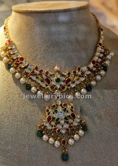 Kundan Polki Necklace, Antic Jewellery, Latest Jewellery Designs, Desi Jewelry, Polki Necklace Set, Short Necklaces, Ruby Set, Gold Necklace Indian