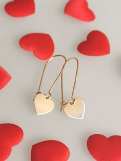 Minimal pendant earrings with hearts in 925 gold plated silver 925 gold-plated silver hook closure. Total length 4 cm. Minimal Pendant, Silver Heart Earrings, Italian Jewelry, Gold Plated Silver, Pendant Earrings, Silver Heart, Heart Earrings, Silver Gold, 925 Silver