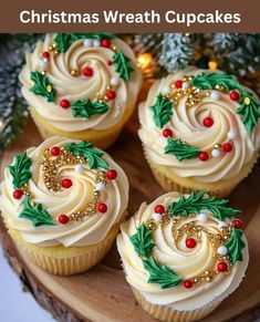 Wreath Cupcakes, Christmas Cupcakes Recipes, Easy Christmas Cake Recipe, Christmas Cookie Cake, Christmas Cupcakes Decoration, Christmas Themed Cake, Xmas Desserts, Christmas Cake Designs, Holiday Cupcakes