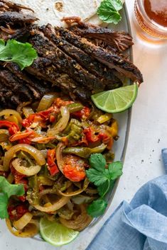 Let your slow cooker make dinner tonight! This Steak Fajitas Recipe comes together quickly and tastes as good as your favorite restaurant. #steakfajitas #slowcookerfajitas #steakfajitascrockpot #steakfajitasrecipe Fajita Crockpot Recipes, Fajita Crockpot, Slow Cooker Steak Fajitas, Slow Cooker Flank Steak, Slow Cooker Fajitas, Crockpot Fajitas, Steak Fajitas Recipe, Coop Can Cook, Flank Steak Fajitas