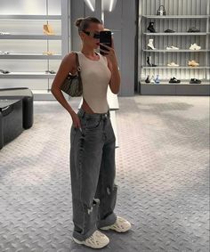 Streetwear Spring, Looks Jeans, Elegante Casual, Casual Dinner Outfit, Looks Style, Outfits Casuales, Classy Outfits, Everyday Outfits