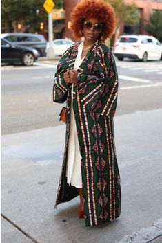 Street Style Japanese, Fall Kimono Outfit, Edgy Glam, Modern Kimono, Clothes Fabric, Kimono Outfit, Mode Kimono, Fabric Dye, African Ankara