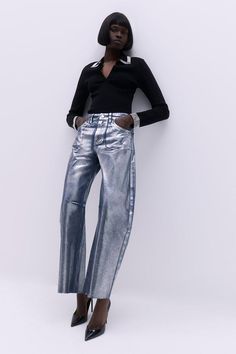 Fall '24: Allow Our Latest Collection Of Autumn Pieces To Inspire You For The Season Ahead. Bring In The Summer With A Pair Of Our Horseshoe Style Wide Leg Trousers, Made In Denim Fabric, With A Dramatic, Wide Fit. The Metallic Colourway Makes For A Statement Piece That Can Be Styled With Almost Anything, So Wear Them With A Cropped T-Shirt And Trainers On A Casual Day, Then A Button Up Shirt And Loafers For A More Elevated Approach. Denim Foiled Wide Leg Jeans High Quality Denim Fabric Unique Horseshoe Silhouette Comfortable High Waistline Sparkling Metallic Coating Flattering Wide Leg Fit Horseshoe Silhouette, Foil Jeans, Style Wide Leg Trousers, Petite Work Outfits, Petite Wedding Guest Dresses, Wide Leg Jeans Outfit, Plus Size Workwear, Cropped Wide Leg Jeans, Outfits Petite