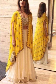 #BudgetBrides: How To Design A Trendy & Pretty Mehendi Outfit In A Budget Of 5K! | WedMeGood Mehendi Outfits, Saree Bollywood, Red Lehenga, Indian Gowns Dresses, Ghagra Choli, Mode Boho, Party Wear Lehenga