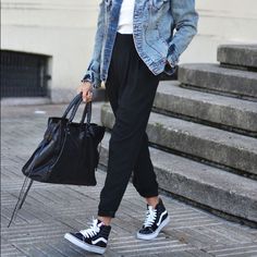 Vans Sk8 Hi Outfit Woman, Van High Tops Outfit, Vans Verdes, Vans Slip On Outfit, Outfits Con Vans, Vans Sk8 Hi Outfit, High Top Vans Outfit, Sk8 Hi Outfit, Black Vans Outfit