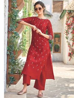 Red Kurti Design, Indian Formal Wear, Orang India, Design Kurti, Stylish Kurtis Design, New Kurti Designs