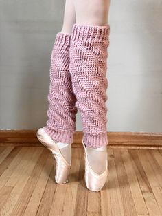 Ravelry: Pirouette Leg Warmers pattern by Crochet by Jennifer Ballet Leg Warmers, Leg Warmers Crochet Pattern, Quick Crochet Gifts, Leg Warmers Pattern, Knitted Leg Warmers, Crochet Leg Warmers, Leg Warmer, Quick Crochet, Crochet Design