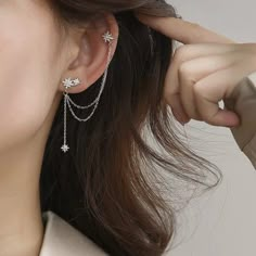 Long Chain Earrings, Ear Chain, Earrings Star, Piercing Inspo, Star Chain, Star Earrings Stud, Piercing Ideas