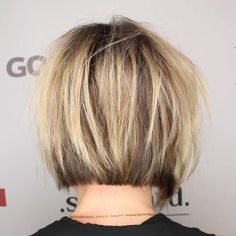 Brown And Blonde Bob Bob Balayage, Blonde Balayage Bob, Kort Bob, Haircut Tip, Short Bobs, Bob Hairstyles For Fine Hair, Short Layered Haircuts, Short Bob Haircuts, Penteado Cabelo Curto