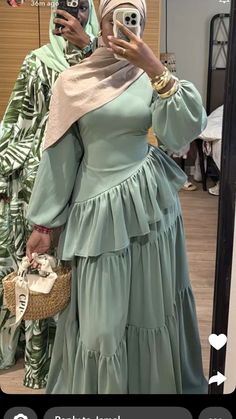 Dope Fashion Outfits, Modest Fashion Muslim, Muslimah Fashion Casual, Simple Long Dress, Niqab Fashion, Chic Dress Classy, Mode Turban, Gowns Dresses Elegant