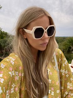 Oversized hexagon shaped sunglasses. Four color options with gold embellishments on the sides 70s Sunglasses, Hexagon Sunglasses, Sunglasses Outfit, Gold Embellishment, Oversized Sunglasses, Gold Sunglasses, Barbie Movies, Summer Trends, Hexagon Shape