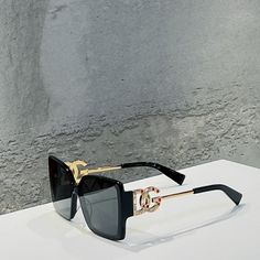 Expensive Sunglasses, Glasses Frames Trendy, Casual Shoes Women Sneakers, Glasses Fashion Women