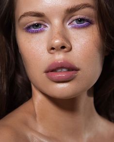 Purple Eyeliner Looks, Violet Eyeliner, Purple Makeup Ideas, Lavanda Color, Violet Makeup, Lavender Makeup, Inspo Wallpaper, Purple Eyeliner