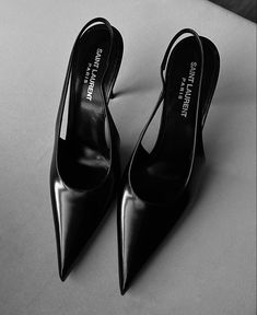 French Designers Fashion, Faceless Aesthetic, Concert Attire, Heels Aesthetic, Prom 2024, Dr Shoes, Pointy Heels, Ysl Heels