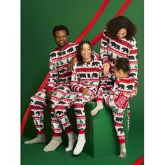 PatPat Family Christmas Pjs Matching Sets Reindeer Snowman Santa Plaid Onesie Christmas Pajamas for Family.These matching pajama sets are perfect for family bonding during the festive season. With a front zipper closure, they're easy to put on and take off, making them ideal for lounging and sleepwear. The adorable reindeer design adds a festive touch to your Christmas celebrations. These soft and comfortable pajamas are not only great for your family but also make an excellent gift choice. Give Chirstmas Family Pjs, Cheap Playful Holiday Sets, Cute Christmas Pajamas For Boys, Christmas Pictures Family Santa, Matching Christmas Pajamas For Kids, Christmas Pjs Matching, Matching Pajama Sets, Family Christmas Pjs, Christmas Pajamas For Family