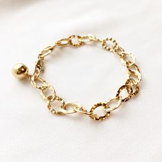 Gold Hammered Oval Link Bracelet, Oval Chain Bracelet, Chain Bracelet, Everyday Jewelry, Minimalistic Jewelry Mothers Gifts, Minimalistic Jewelry, Gold Chain Bracelet, Gold Link Bracelet, Circle Bracelet, Tarnished Jewelry, Bracelet Chain, Minimal Jewelry, Gold Bracelet Chain