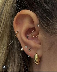 Earring Combinations, Piercing Placement, Ear Stacks, Anti Tragus Piercing, Nose Ring Jewelry, Earring Inspo, Piercing Inspo, Piercing Tragus