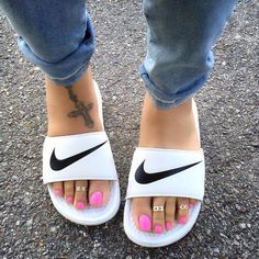 Nike Slippers, Nike Sandals, Sneaker Trend, Nike Slides, Free Shoes, Shoe Closet, Slides Shoes, Shoes Outlet, Crazy Shoes