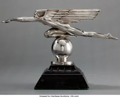 Car Mascot, Art Deco Ideas, Car Hood Ornaments, Car Bonnet, Hood Ornaments