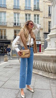 Style Chic Parisien, Pre Fall Outfits, How To Wear A Blanket Scarf, Ballet Flats Outfit, How To Wear Ankle Boots, Looks Jeans, Skandinavian Fashion, Flats Outfit, Elegante Casual