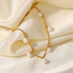 This Pearl Charm Anklet, featuring dainty pearls on an 18k gold-filled chain, embodies delicate elegance. Its graceful design adds a touch of refined beauty to your ankle, making it perfect for both everyday wear and special occasions. Tassel Anklet, Charm Anklet, Beaded Ankle, Pearl Anklet, Gold Anklet, Pearl Charms, Beaded Tassels, Pendant Design, Shell Beads