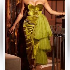 Off Shoulder Tulle, Tulle Sleeves, Plus Size Formal, Green Midi Dress, Dress Silhouette, Aaliyah, New Classic, African Dress, Classy Outfits