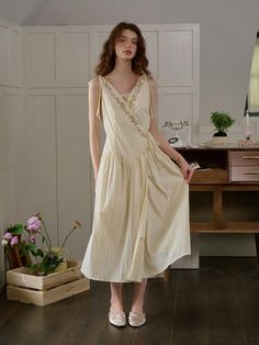 Composition : LYOCELL 60% NYLON 40%Color : YELLOW_S,YELLOW_MCountry of Origin : CHINA Linen Sundress, Light Dress, Pre Fall Collection, Tea Dress, Color Light, Custom Clothes, Plus Size Dresses, Sundress, Jumpsuit Dress