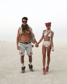 Electro Festival Outfit, Burning Man Costumes, Africa Burn, Burning Man Style, Burning Man Girls, Afrika Burn, Burning Men, Edm Festival Outfit