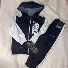 Nike Baby Boys Therma Hoodie And Pants Set Sizes 18 Months And 24 Months Tapered Jogger Fit Brand New Never Worn Nike Boys Outfits, Baby Nike Tech Fleece, Nike Tech Fleece Baby Boy, Baby Boy Nike Outfits, Nike Jogging Suits, Baby Clothes Nike, Nike Sweatshirts Hoodie, Baby Boy Clothes Nike, Reborn Clothes