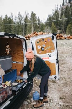 Wander Outfit, Granola Girl Outfits, Hiking Aesthetic, Adventure Aesthetic, Van Living