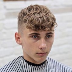 Teen Curly Undercut Haircut Guy Hairstyles, Hairstyles For Teenage Guys, Curly Boy, Undercut Haircut, Curly Undercut, Boy Haircut