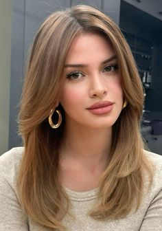 Light Curtain Bangs, Platinový Blond, Layered Haircuts Straight Hair, Brown Hair Looks, Effortless Waves, Brown Hair Inspo, Hair Inspiration Long, Layered Haircuts For Medium Hair, Long Healthy Hair