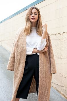 Jess Hannah, Minimal Stil, Minimalist Moda, Fall Fashion Coats, Blazer Outfit, Bohol, Minimal Chic