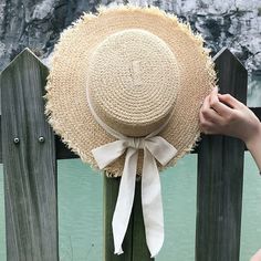 Feminine Vintage-Style Summer Boater Lolita Hat with Bow RibbonMaterial: Raffiasize: 56-58cm Cottagecore Hat, Feminine Vintage Style, Cottagecore Aesthetic Clothes, Hat Aesthetic, Raffia Hat, Summer Sun Hat, Linen Pants Women, Outfits With Hats, Sweet Dress