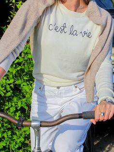 "c'est la vie" Crewneck Cream / 2X Custom Sweaters, Embroidered Sweatshirts, Pale Pink, Hand Stitching, Sweatshirts Women, Oatmeal, Cashmere, Create Your Own, Crew Neck