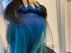 Hair Color Ideas Skunk Stripe, Teal Skunk Stripe Hair, Blue Hair Skunk Stripe, Blue Hair In The Back, Black And Blue Hair Black Women, Blue Peekaboo Hair Black Women, Blue Blonde And Black Hair, Teal Skunk Stripe, Blue Natural Hair Black Women