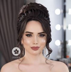 Sanggul Modern, Hairstyles For Gowns, Hair Styels, Engagement Hairstyles, Bridal Hair Buns, Front Hair Styles