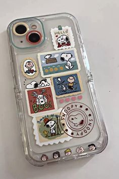 Snoopy Snoopy Phone Case, Snoopy Gift Ideas, Phone Case With Stickers, Iphone 15 Pro Max Case, Clear Phone Case Inspo, Phone Cases Clear, Iphone Cases Aesthetic, Clear Phone Case Design, Sticker Phone Case