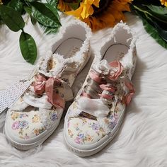 Brand New With Tag Floral Print Round Toe Sneakers For Spring, Spring Floral Print Sneakers With Round Toe, Pink Lace-up Sneakers With Floral Print, Spring Floral Print Round Toe Sneakers, Pink Floral Print Lace-up Sneakers, Spring Low-top Sneakers With White Laces, Spring Sneakers With White Laces And Round Toe, Spring Sneakers With White Laces, High-top Floral Print Sneakers For Spring