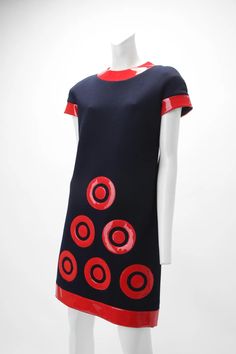 c. 1967 Pierre Cardin Documented Dress Museum For Sale at 1stDibs Pierre Cardin 60s, 1stdibs Fashion, Pierre Cardin Dress, Futuristic Dress, Vintage Closet, 1960s Fashion, Dress Mini, Pierre Cardin, Mode Vintage