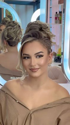 Simply Hairstyles, Glamorous Wedding Makeup, Short Hair Updo Tutorial, Wedding Hair Up, Mother Of The Bride Hair, Bridal Hair Buns, Medium Layered Hair, Elegant Wedding Hair, Long Hair Wedding Styles