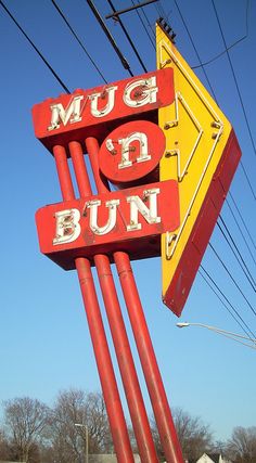 an old neon sign that says muc n bunn