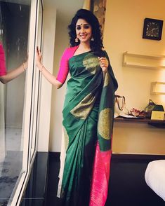 Silk Saree Look, Normal Blouse Designs, Latest Saree Blouse Designs, Normal Blouse, Green Sarees, Latest Saree Blouse, Pattu Saree Blouse Designs