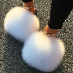 Slippers Fluffy, Modele Fitness, Fur Sandals, Fur Decor, Slide Flip Flops, Summer Flip Flops, Lost Hair