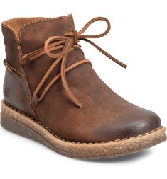 Free shipping and returns on Børn Calyn Wedge Chukka Boot at Nordstrom.com. This rugged chukka boot raised on a subtle wedge is outfitted with cushioned support and a flexible sole to keep you totally comfortably. Chukka Boots Outfit, Red Oxford Shoes, Chukka Boots Women, Hipster Shoes, Chukka Shoes, Barefoot Boots, Ab Fab, Boho Boots, Boho Life