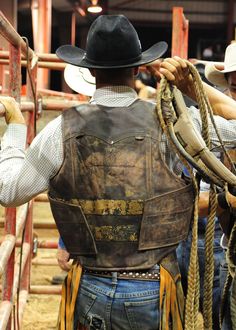 Theo Silva, Wrangler Butts, Cowboy Culture, Cowboys And Angels, Elsie Silver, Rodeo Time, Western Stuff, Rodeo Cowboys, Country Strong