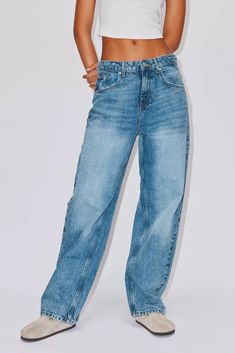 BDG Bella Baggy Jean | Urban Outfitters Low Rise Baggy Jeans, Urban Outfitters Clothes, Baggy Jean, Urban Outfitters Jeans, Loose Fit Jeans, Cute Simple Outfits, Teen Fashion Outfits, Baggy Jeans