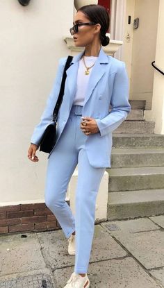 Pastel Blue Suit Women, Light Blue Suits Women, Blazer Celeste Outfits Mujer, Outfit Tomboy, Masc Fits, Masculine Clothing, Outfit Primavera, Outfit Chic